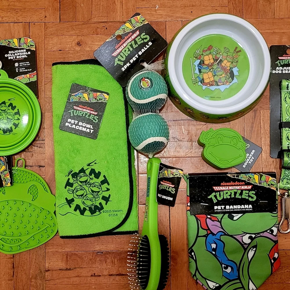 TMNT dog Pet Accessories Bowl Seatbelt Balls Lick Mat Brush Green